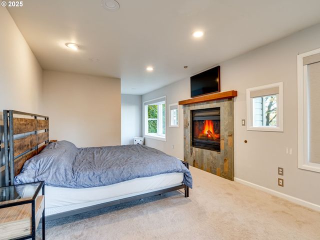 2802 Nw ARIEL Ter, Portland, OR 97210