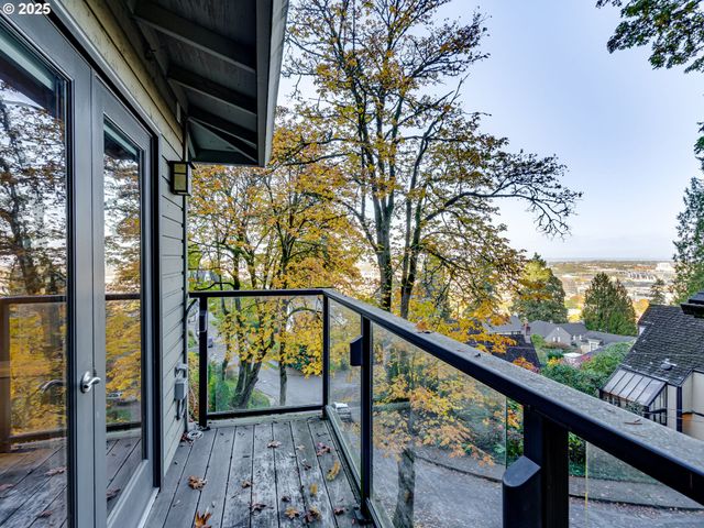 2802 Nw ARIEL Ter, Portland, OR 97210