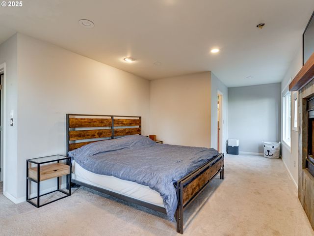 2802 Nw ARIEL Ter, Portland, OR 97210