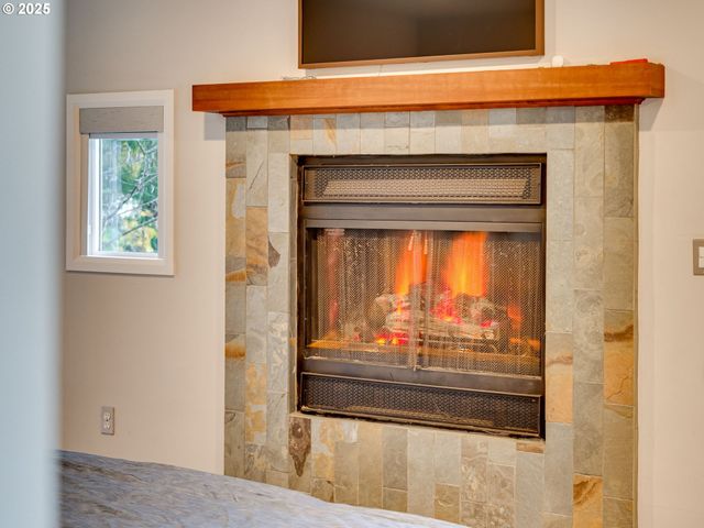 2802 Nw ARIEL Ter, Portland, OR 97210