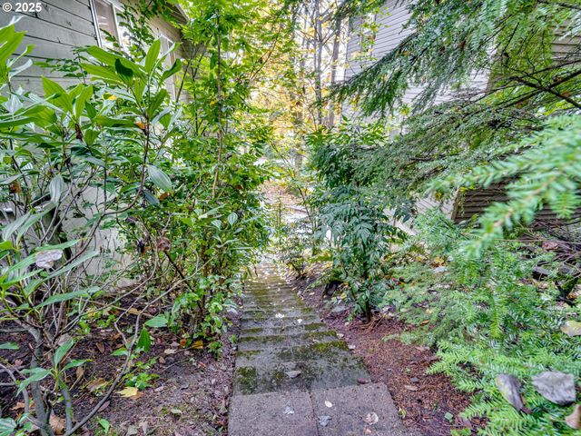 2802 Nw ARIEL Ter, Portland, OR 97210