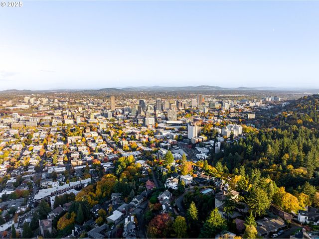 2802 Nw ARIEL Ter, Portland, OR 97210