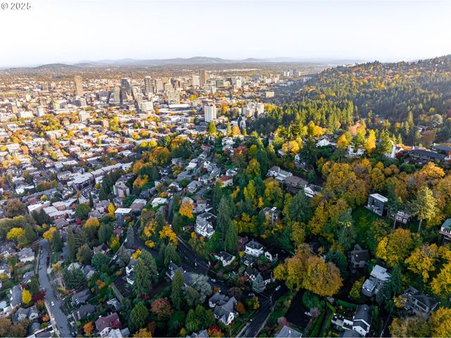 2802 Nw ARIEL Ter, Portland, OR 97210