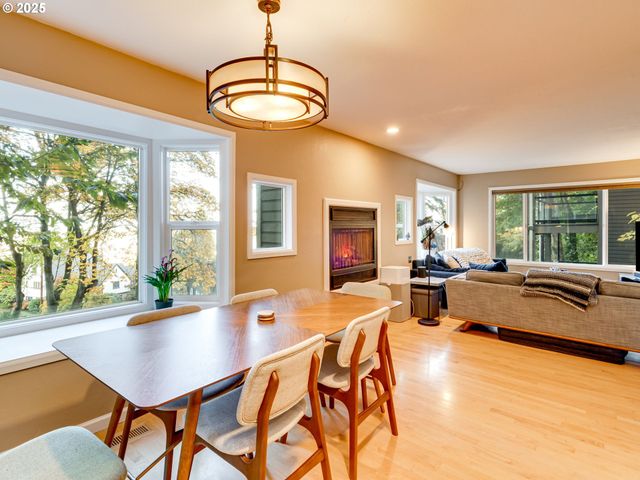 2802 Nw ARIEL Ter, Portland, OR 97210