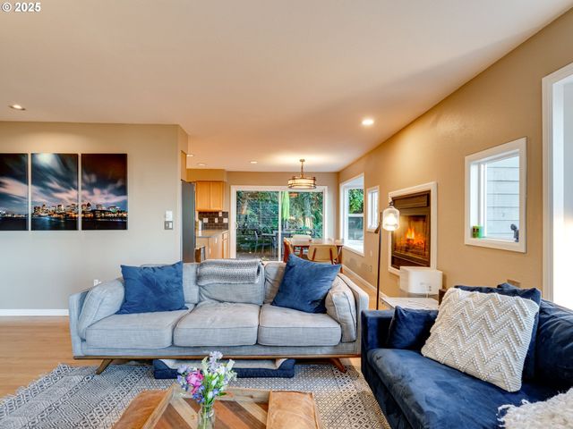 2802 Nw ARIEL Ter, Portland, OR 97210