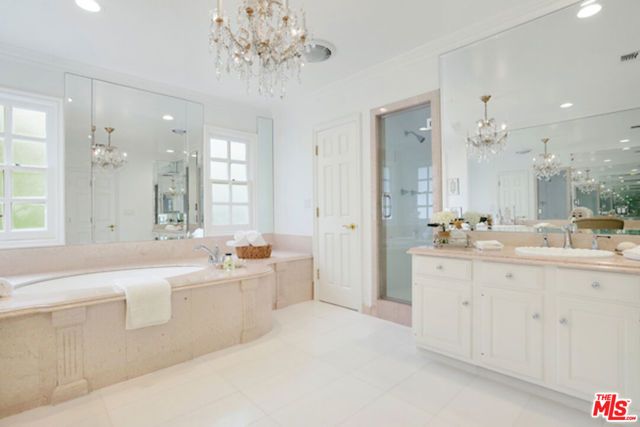 400 EVELYN Place, Beverly Hills, CA 90210