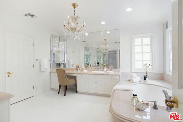 400 EVELYN Place, Beverly Hills, CA 90210