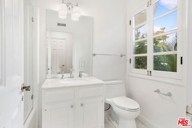 400 EVELYN Place, Beverly Hills, CA 90210