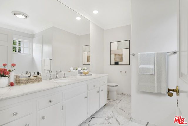 400 EVELYN Place, Beverly Hills, CA 90210