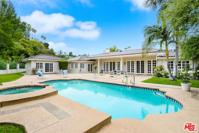 400 EVELYN Place, Beverly Hills, CA 90210