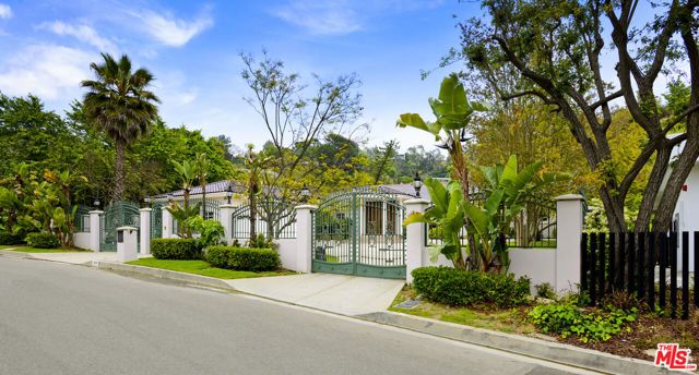 400 EVELYN Place, Beverly Hills, CA 90210