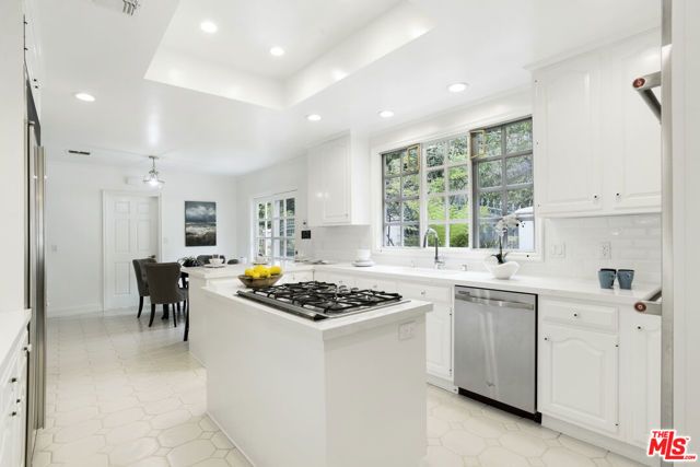 400 EVELYN Place, Beverly Hills, CA 90210