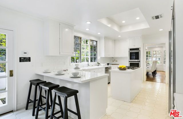 400 EVELYN Place, Beverly Hills, CA 90210