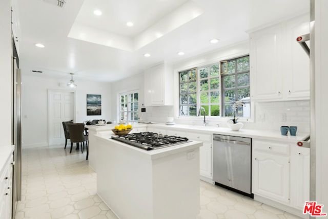 400 EVELYN Place, Beverly Hills, CA 90210