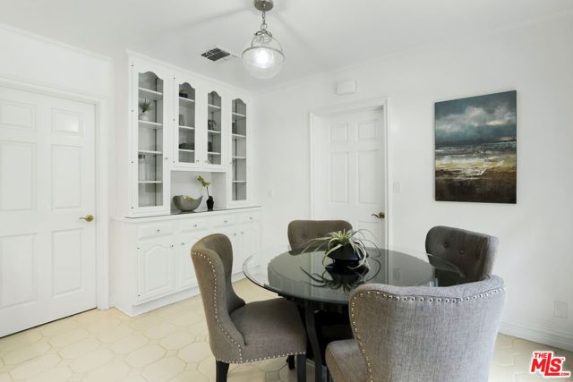400 EVELYN Place, Beverly Hills, CA 90210
