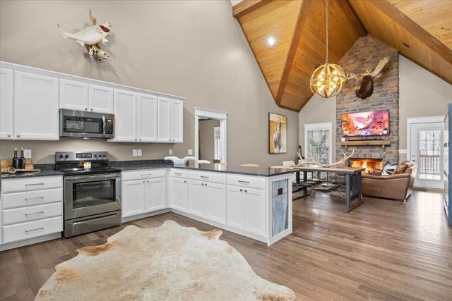 8006 Rose Ridge Pvt LN, Fairview, TN 37062