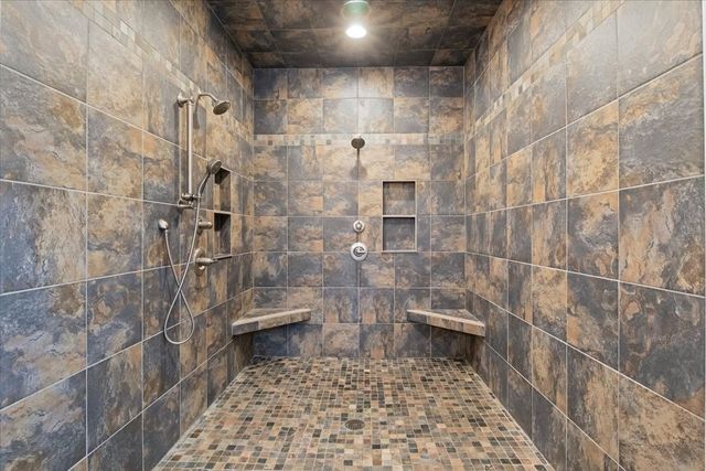 8006 Rose Ridge Pvt LN, Fairview, TN 37062