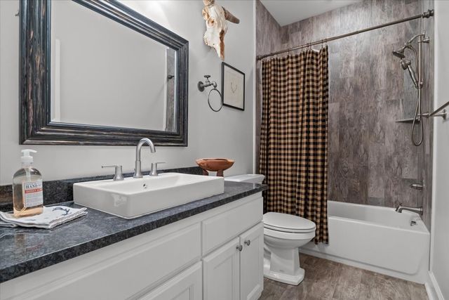 8006 Rose Ridge Pvt LN, Fairview, TN 37062