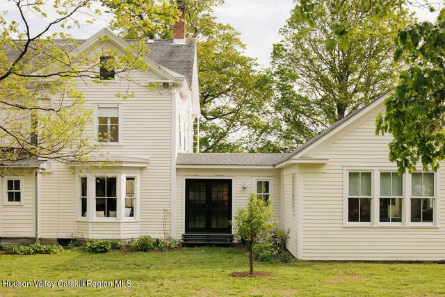 71 Starbarrack Road, Red Hook, NY 12571