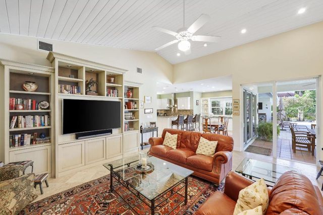 2865 Banyan Boulevard Circle NW, Boca Raton, FL 33431