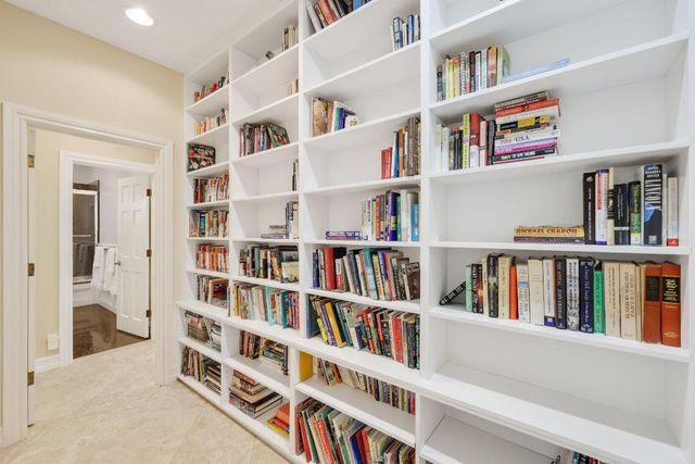 2865 Banyan Boulevard Circle NW, Boca Raton, FL 33431