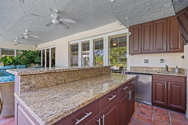 2865 Banyan Boulevard Circle NW, Boca Raton, FL 33431