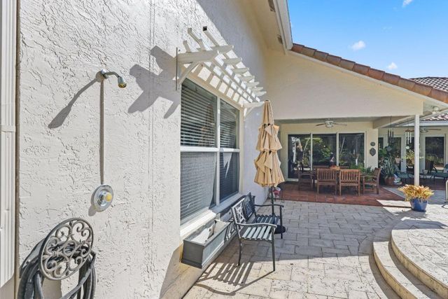 2865 Banyan Boulevard Circle NW, Boca Raton, FL 33431