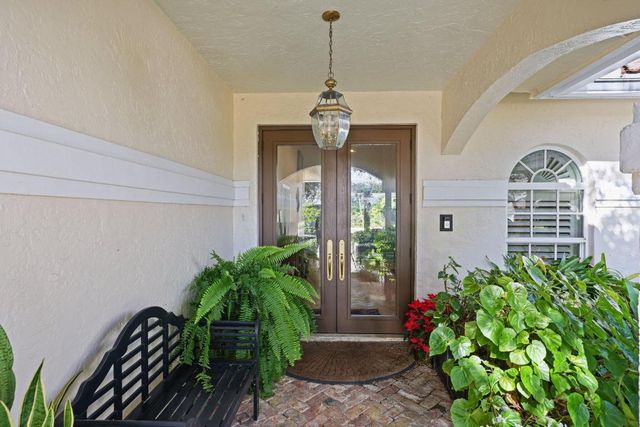 2865 Banyan Boulevard Circle NW, Boca Raton, FL 33431