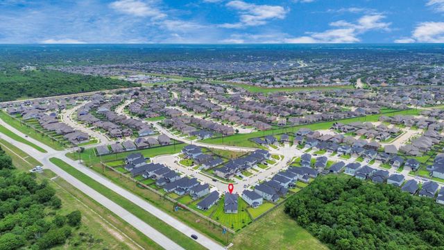 2142 Emerald Diamond Court, Fresno, TX 77545