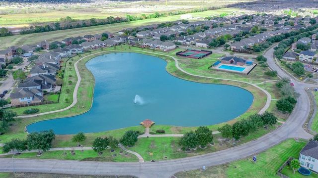 2142 Emerald Diamond Court, Fresno, TX 77545