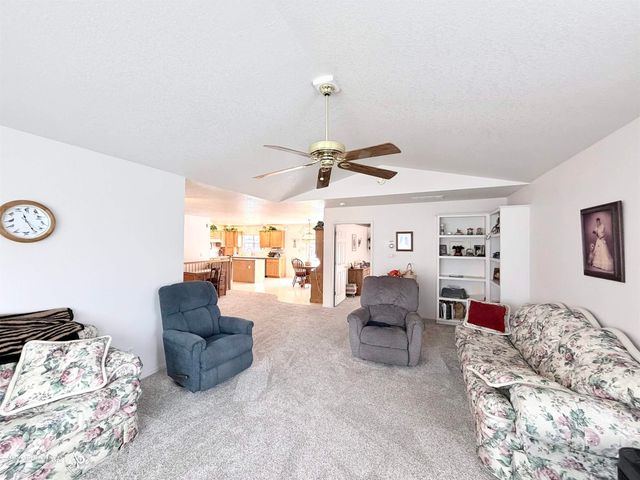 300 Carriage Way, Davison, MI 48423