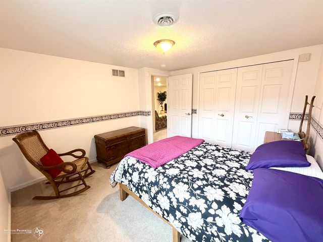 300 Carriage Way, Davison, MI 48423