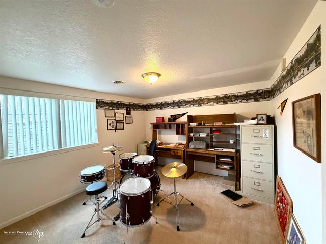 300 Carriage Way, Davison, MI 48423
