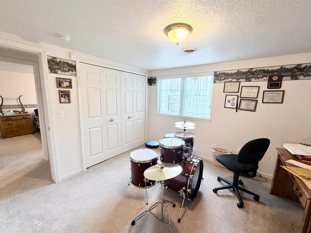 300 Carriage Way, Davison, MI 48423