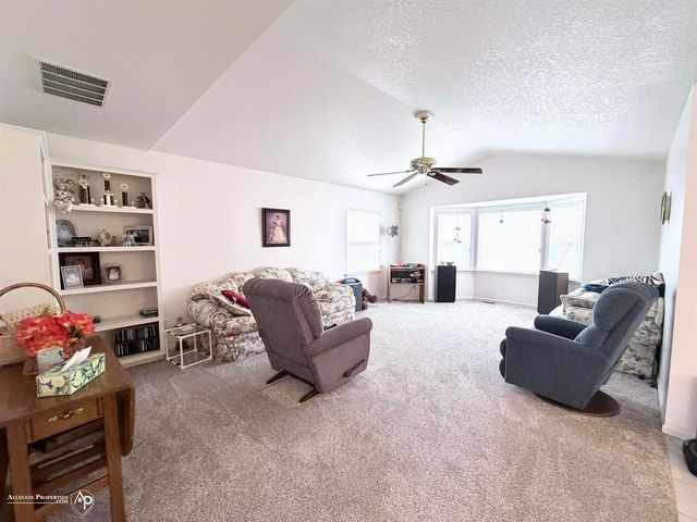 300 Carriage Way, Davison, MI 48423