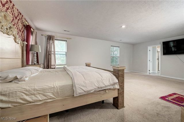 9966 Ethan Drive, Olmsted Twp, OH 44138