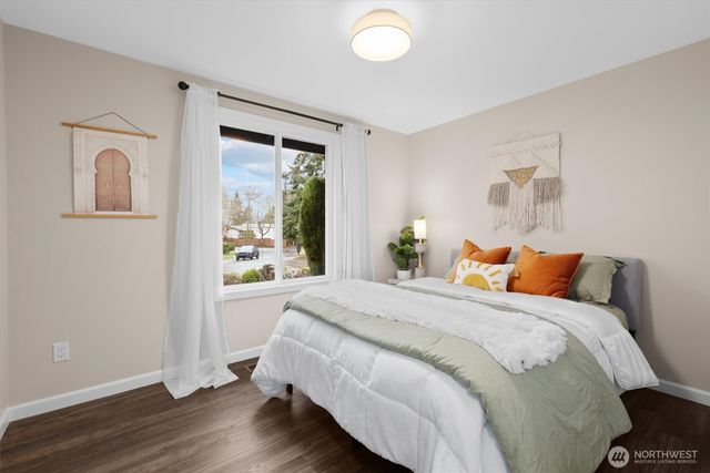 10932 156th Court NE, Redmond, WA 98052