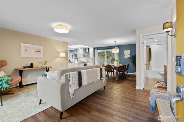 10932 156th Court NE, Redmond, WA 98052