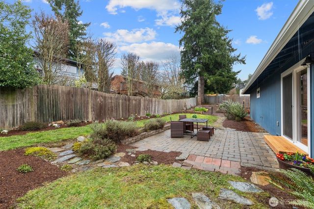 10932 156th Court NE, Redmond, WA 98052