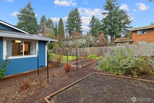 10932 156th Court NE, Redmond, WA 98052