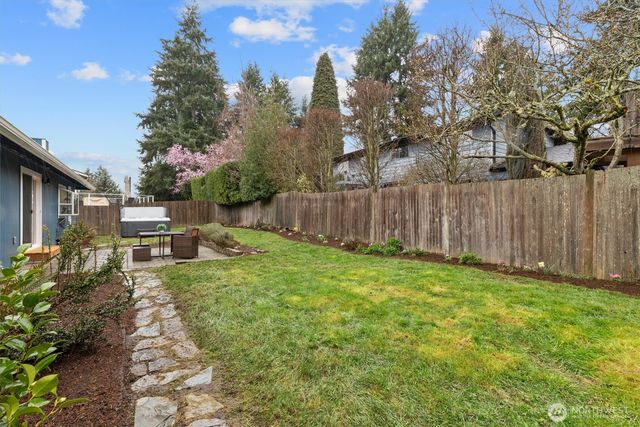 10932 156th Court NE, Redmond, WA 98052