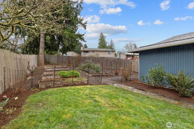 10932 156th Court NE, Redmond, WA 98052