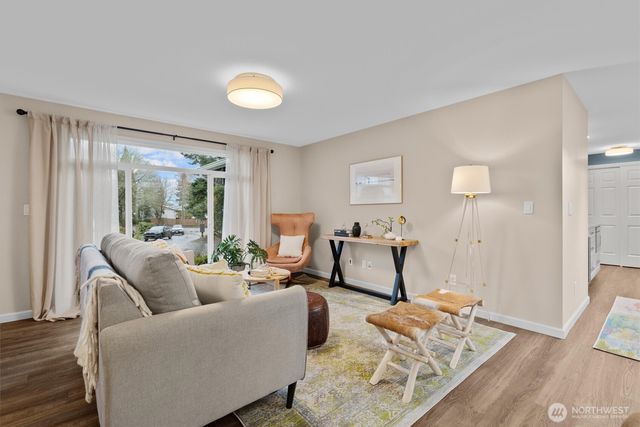 10932 156th Court NE, Redmond, WA 98052