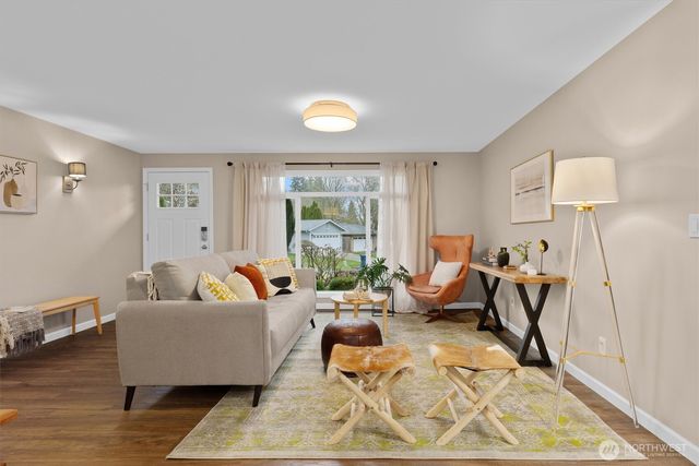 10932 156th Court NE, Redmond, WA 98052