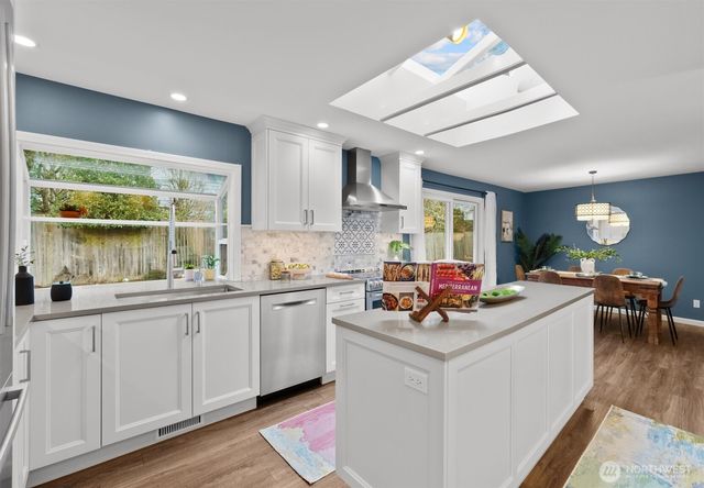 10932 156th Court NE, Redmond, WA 98052