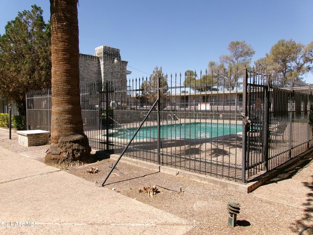 6700 ESCONDIDO Drive F4, El Paso, TX 79912