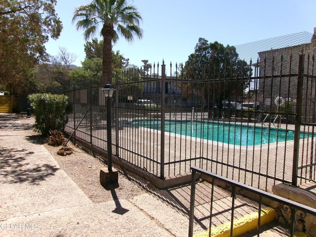 6700 ESCONDIDO Drive F4, El Paso, TX 79912