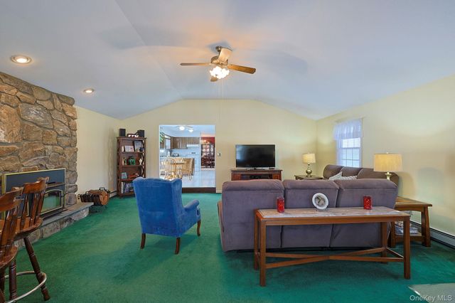 2 Eisenhower Court, Hopewell Junction, NY 12533