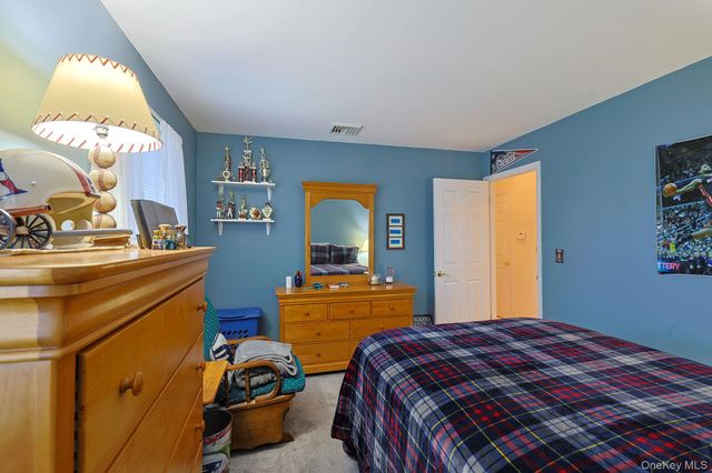 2 Eisenhower Court, Hopewell Junction, NY 12533