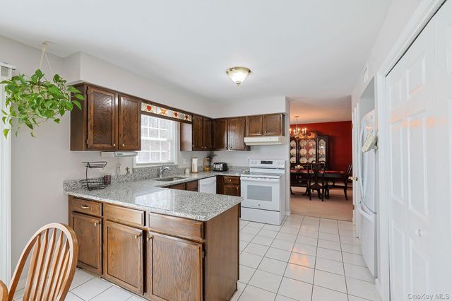 2 Eisenhower Court, Hopewell Junction, NY 12533